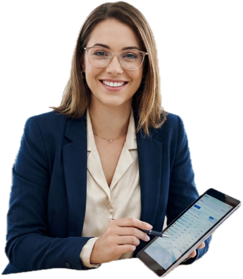 Contadora sorrindo com tablet no escritório